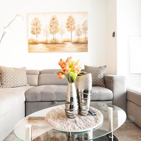 Bright Condo In The Heart Of Toronto Eksteriør bilde