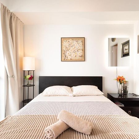 Bright Condo In The Heart Of Toronto Eksteriør bilde