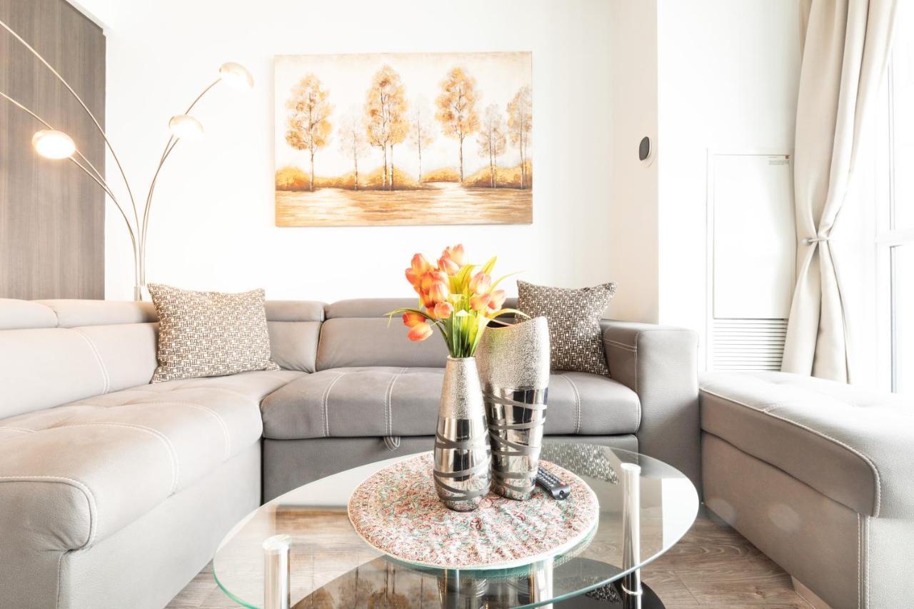 Bright Condo In The Heart Of Toronto Eksteriør bilde
