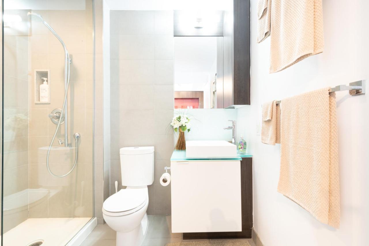 Bright Condo In The Heart Of Toronto Eksteriør bilde