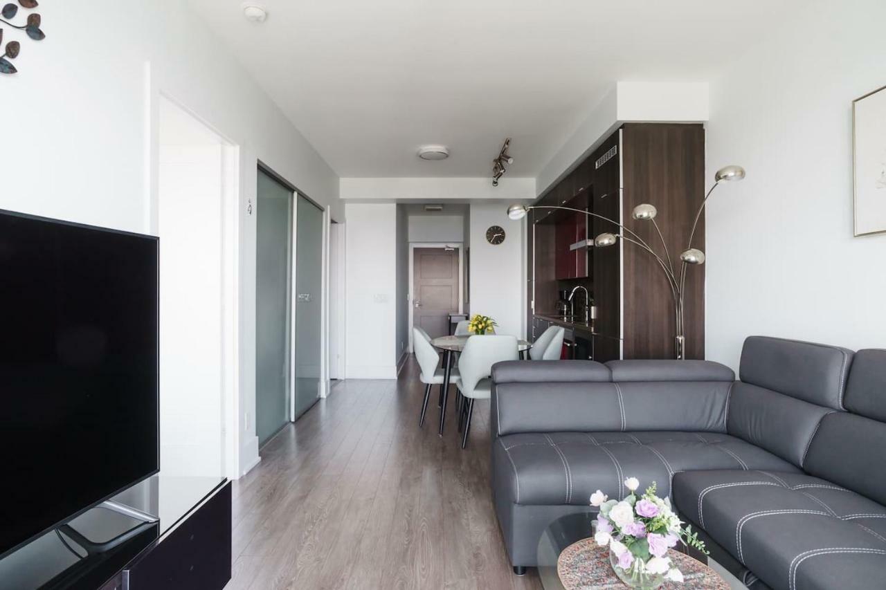 Bright Condo In The Heart Of Toronto Eksteriør bilde